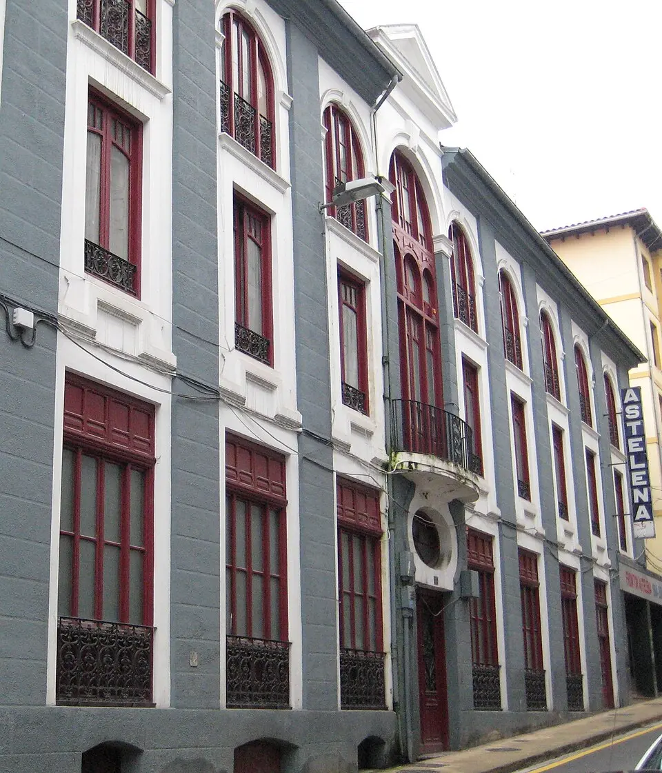 Frontón Astelena