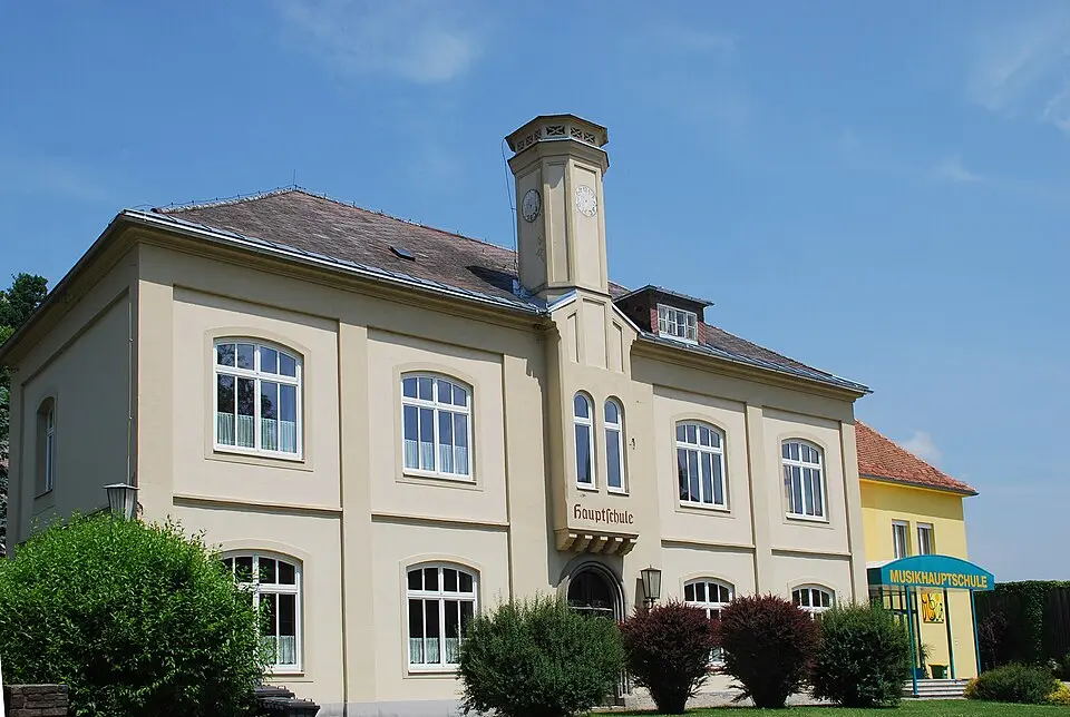 Slika: Josef Moser · CC BY-SA 3.0 Hauptschule