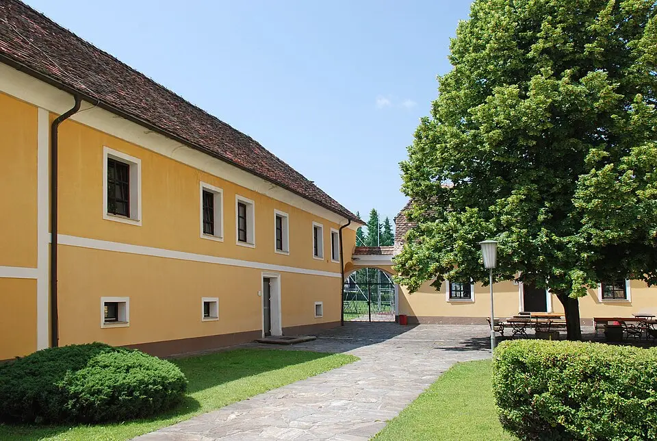 Slika: Josef Moser · CC BY-SA 3.0 Wirtschaftshof