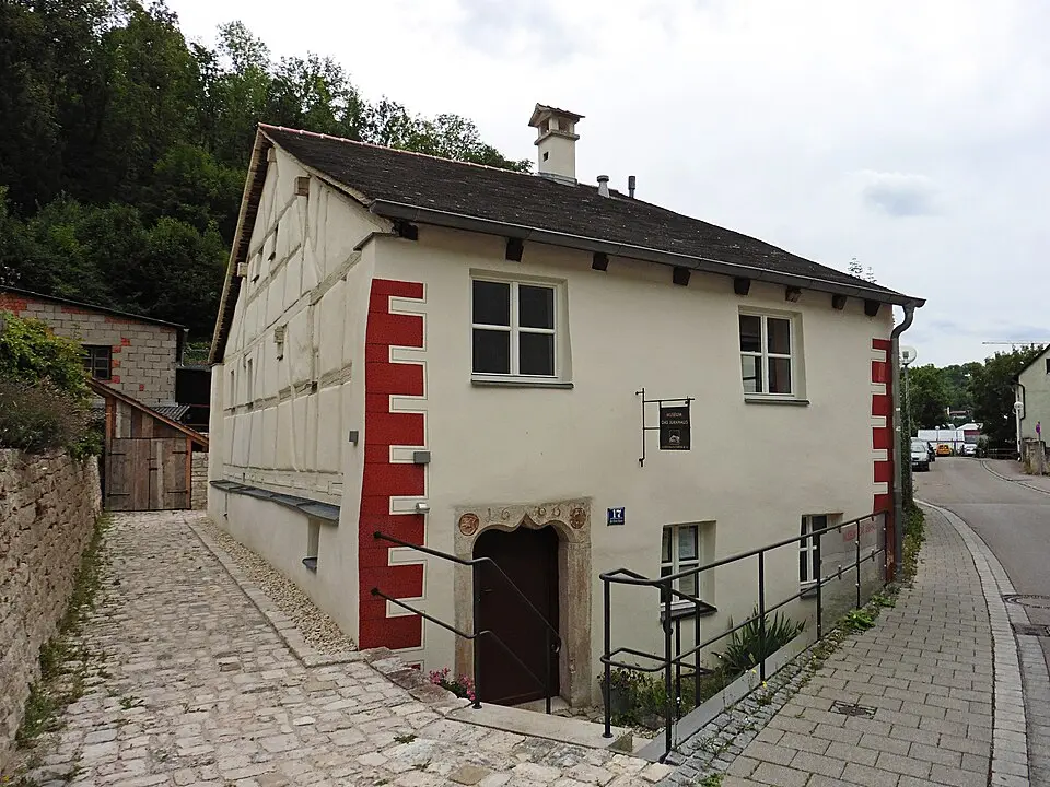Obrázok: Heinrich Stürzl · CC BY-SA 4.0 Museum Das Jurahaus
