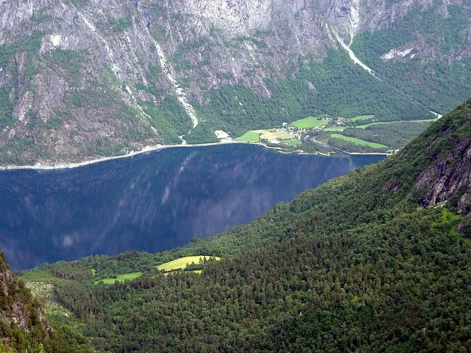 Eikesdalen