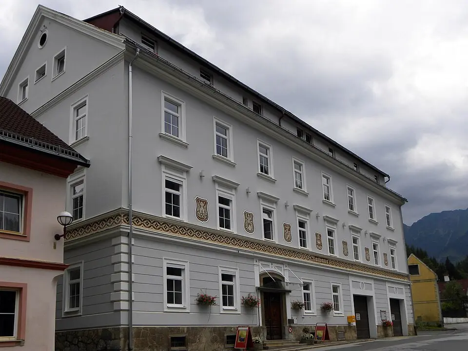 Bild: Haeferl · CC BY-SA 3.0 Rathaus/Gemeindeamt