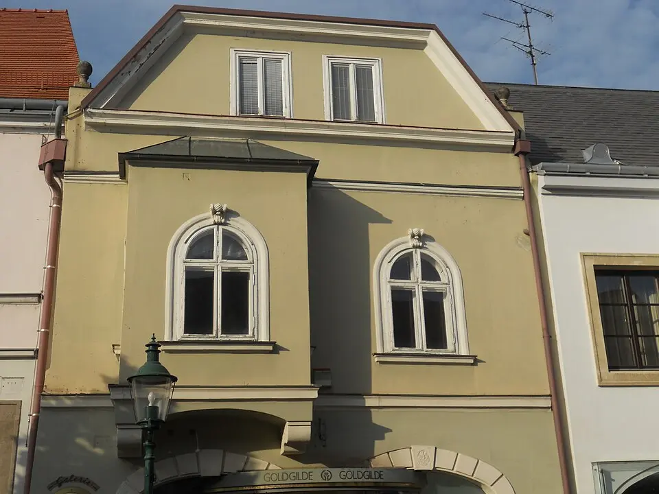 Obrázek: Clemens · CC BY-SA 3.0 AT Bürgerhaus