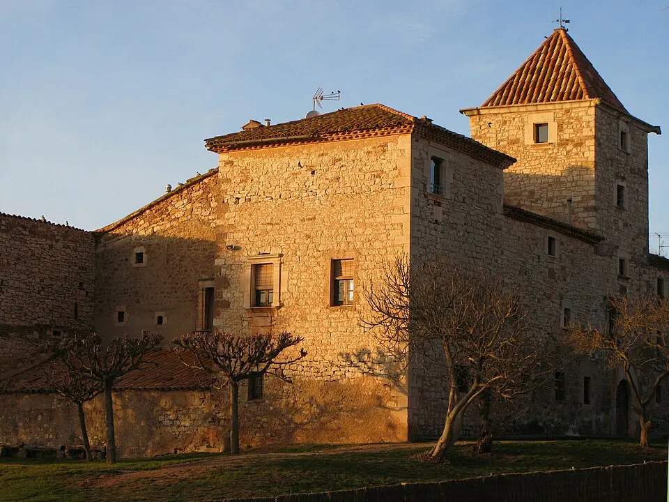 Edificio fortificado Saiol Comtal (Torre de los Capellanes)