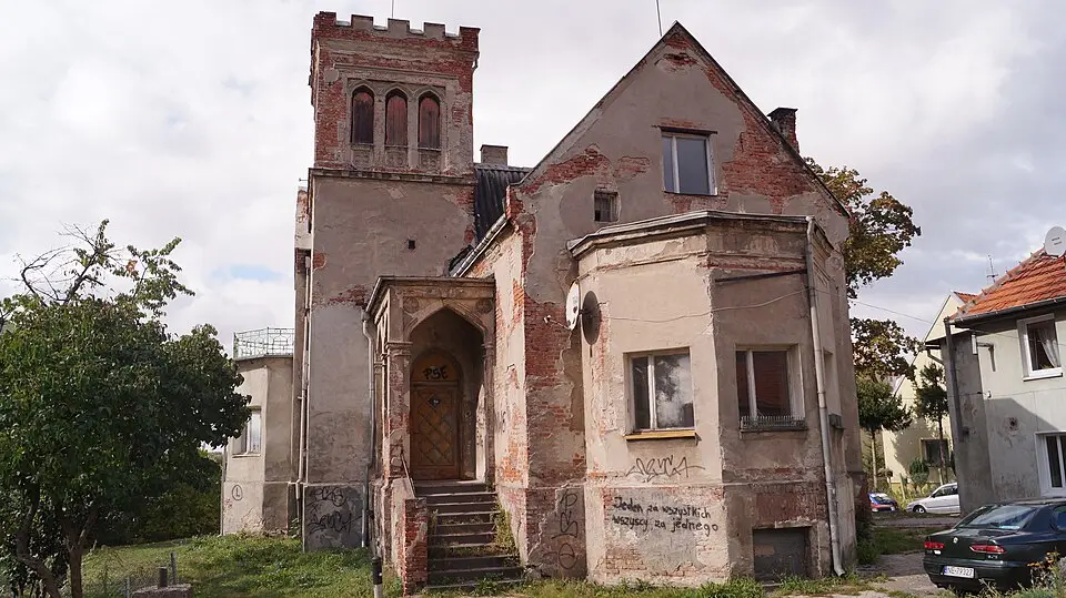 Pałacyk, Pułaskiego 10 w Elblągu