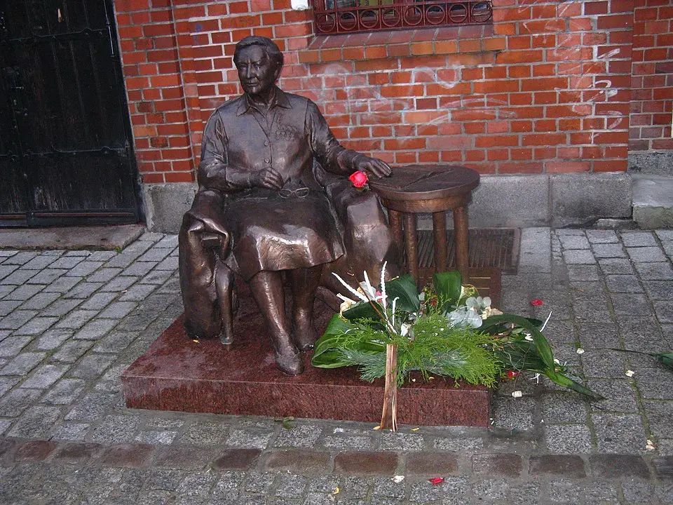Pomnik Elżbiety Zawackiej w Toruniu