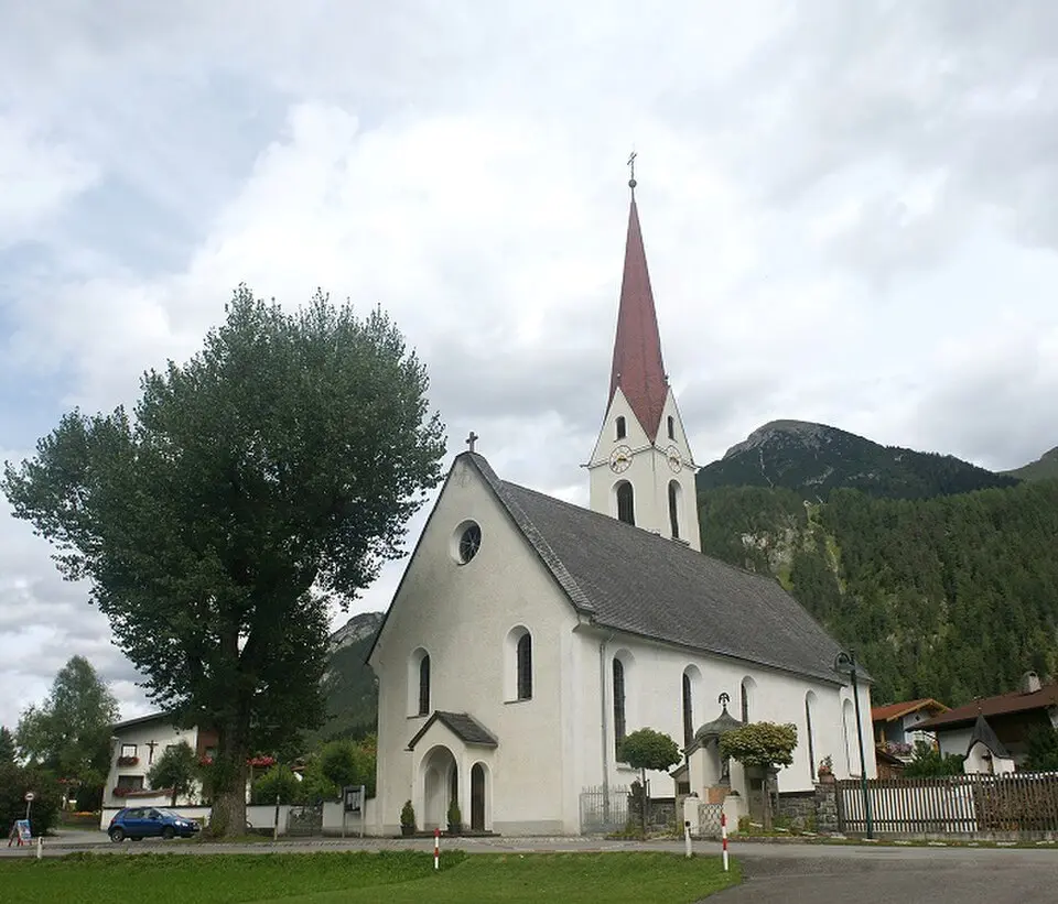 Slika: OW (talk) · CC BY 3.0 Pfarrkirche Elmen