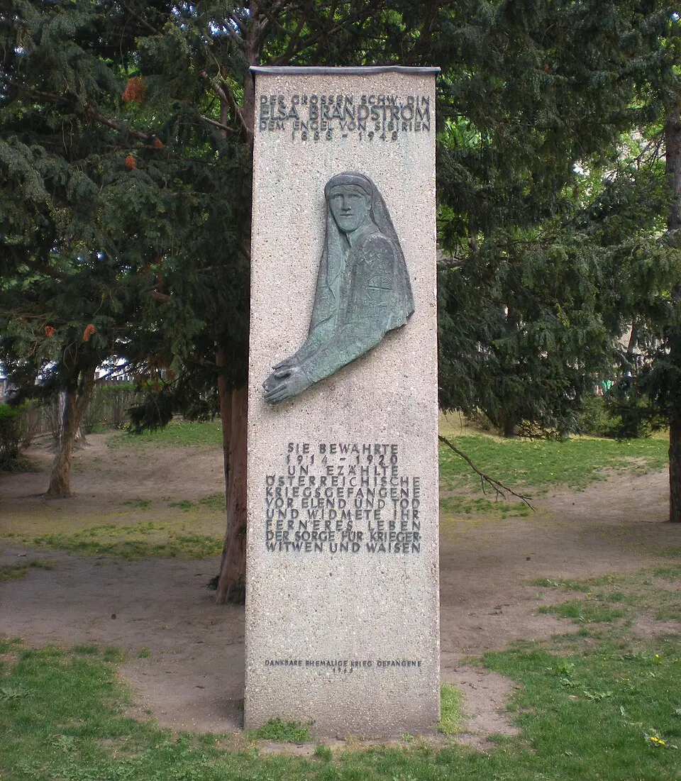 Image: RogerSandega · CC BY-SA 3.0 Elsa-Brändström-Denkmal