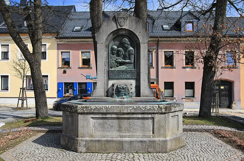 Barbara-Uttmann-Denkmal