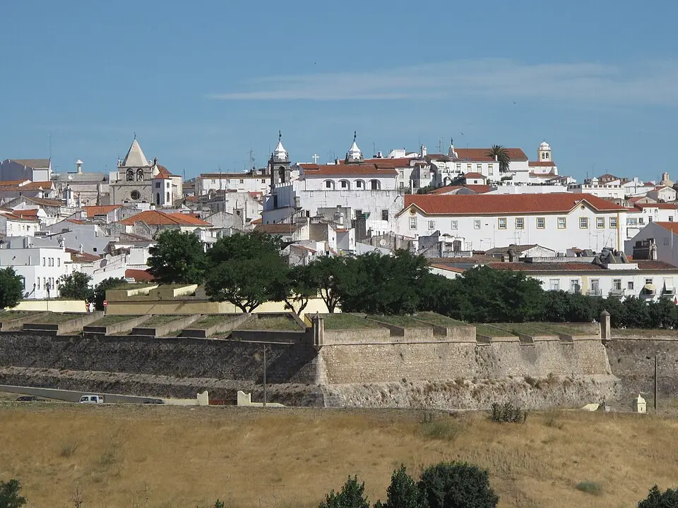 Cidade Fronteiriça e de Guarnição de Elvas e as suas Fortificações