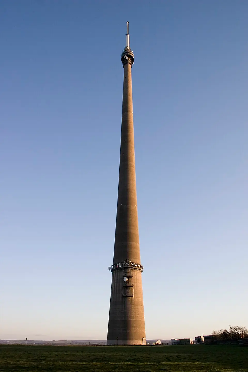 Image: Alan Zomerfeld · CC BY-SA 2.5 émetteur d'Emley Moor