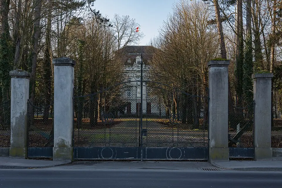 Heeresunteroffiziersakademie – Hauptgebäude und Nebengebäude