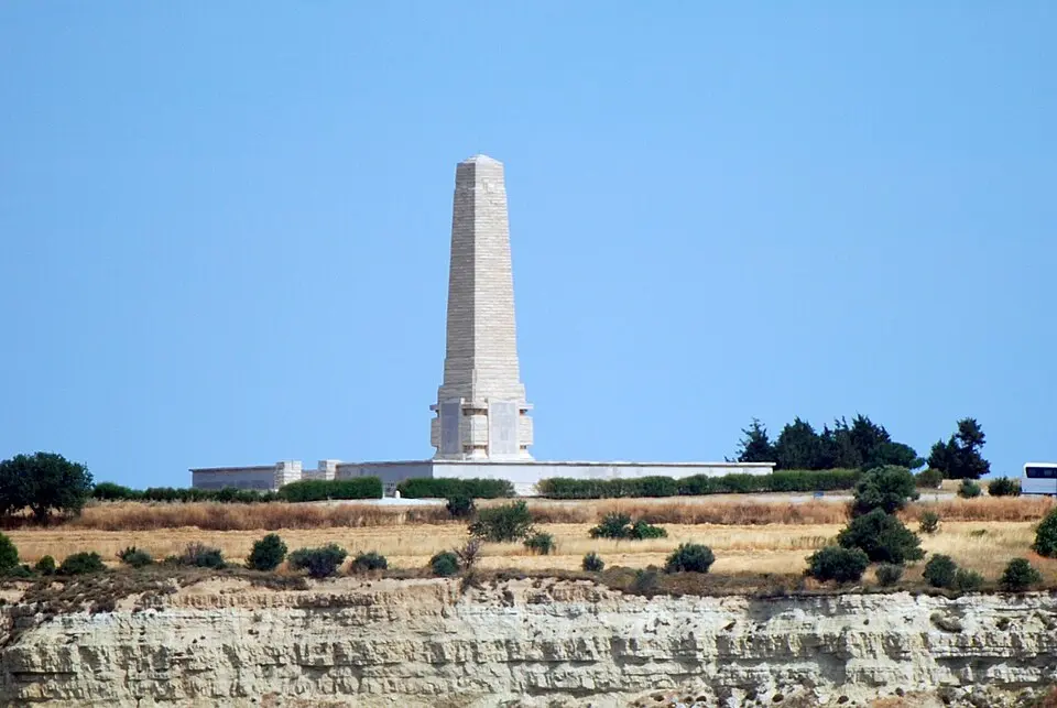 Cape Helles Anıtı