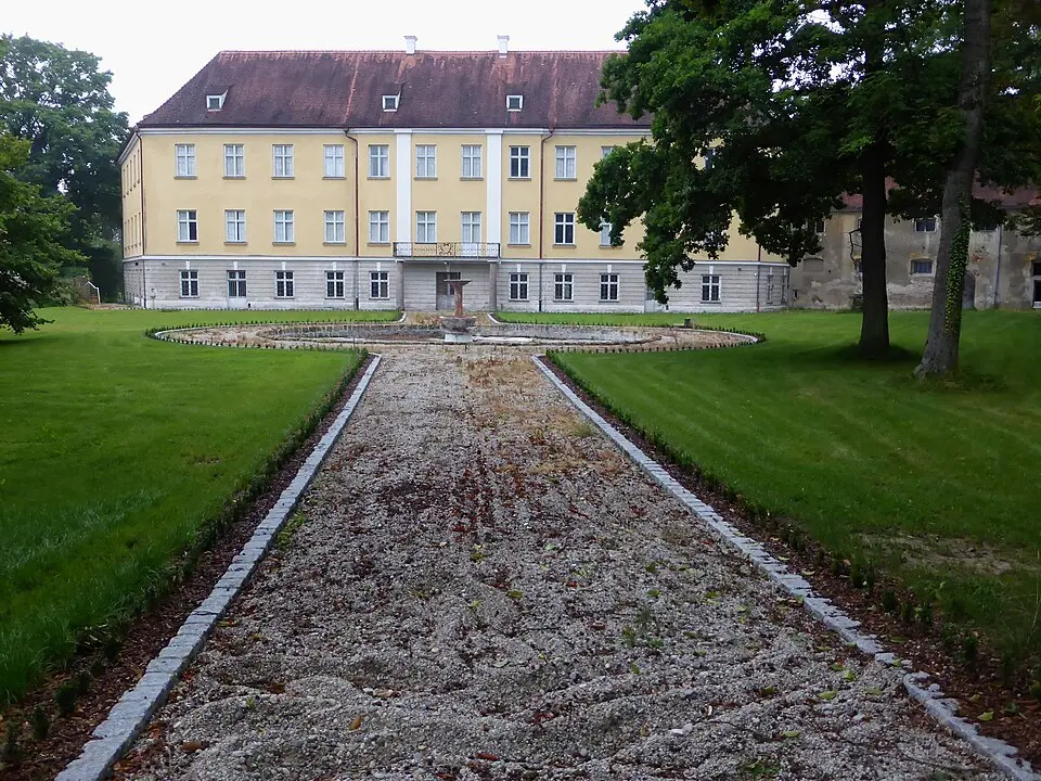 Bild: luckyprof · CC BY-SA 3.0 Schloss Ering