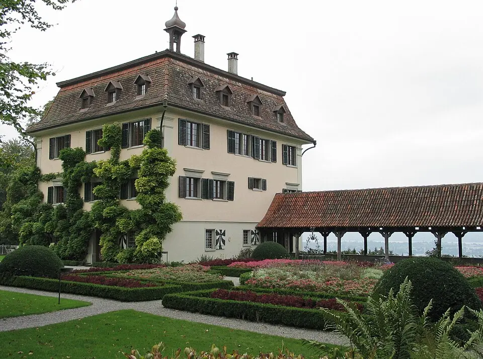 Schloss Wolfsberg mit Parquin-Haus und Kapelle