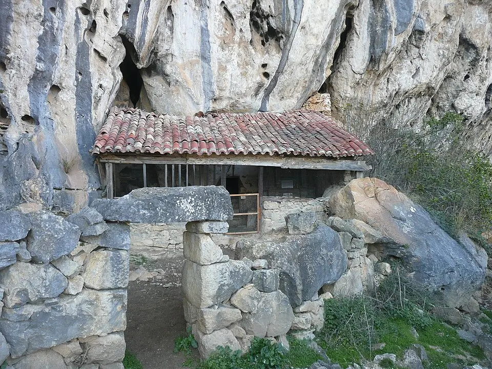 iglesia rupestre de San Juan (Arredondo)