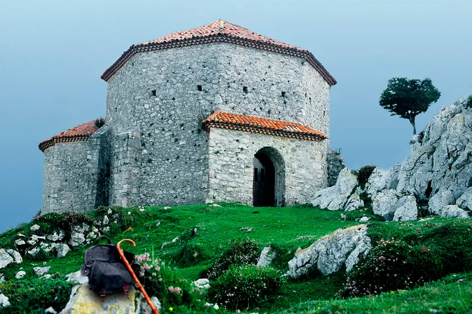 Immagine: Urbano Suárez · CC BY-SA 3.0 Ermita de Santiago (Monsacro)