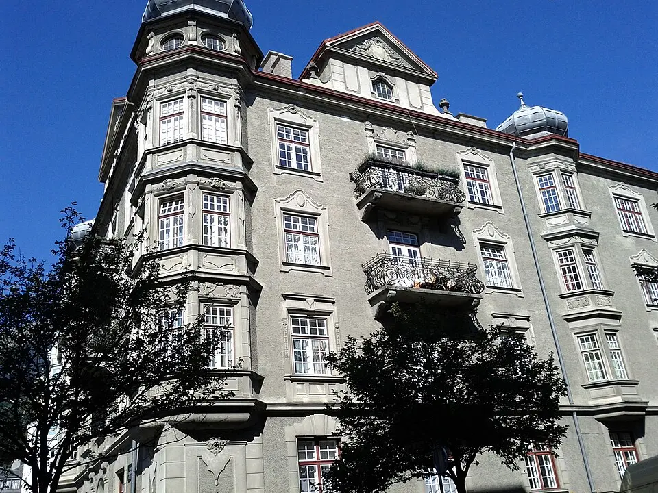 Image: Leitzsche (talk) · CC BY-SA 3.0 AT Erzherzog-Eugen-Straße 17, Innsbruck