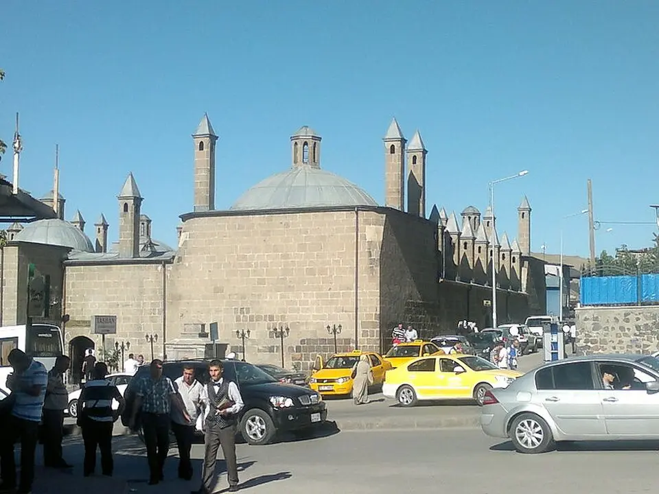 Rüstem Paşa Kervansarayı