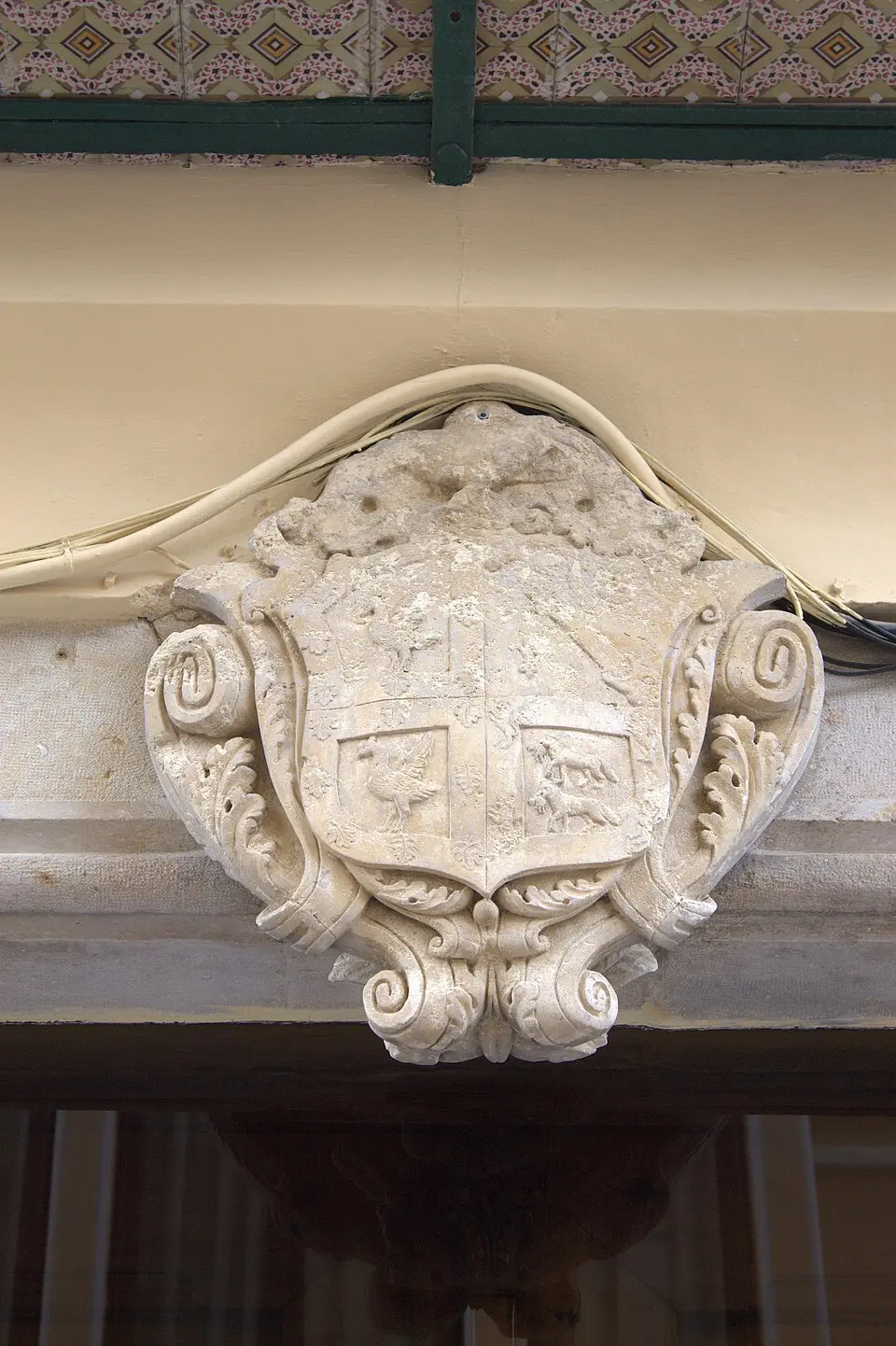 Escudos de la calle San Roque de Alcira