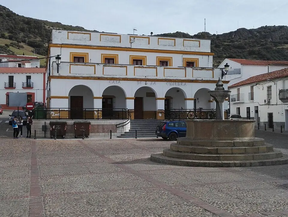 Image: Adolfobrigido · CC BY-SA 4.0 Esparragosa de Lares