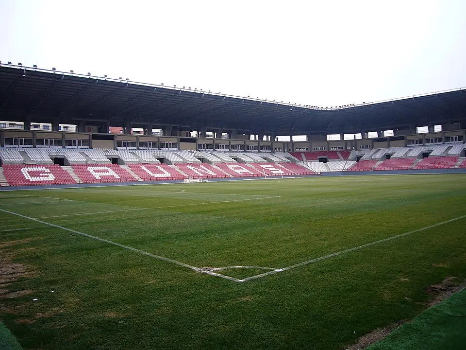 Obrázok: Dilema · CC BY 3.0 Estadio Las Gaunas