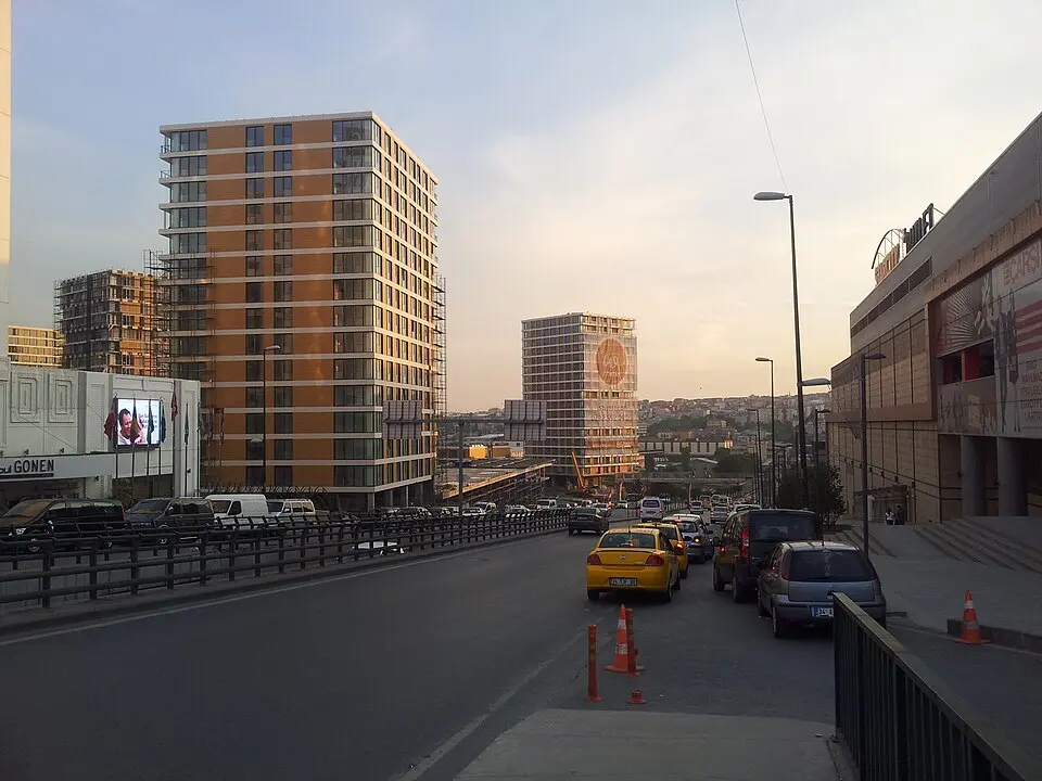 Yenibosna Merkez