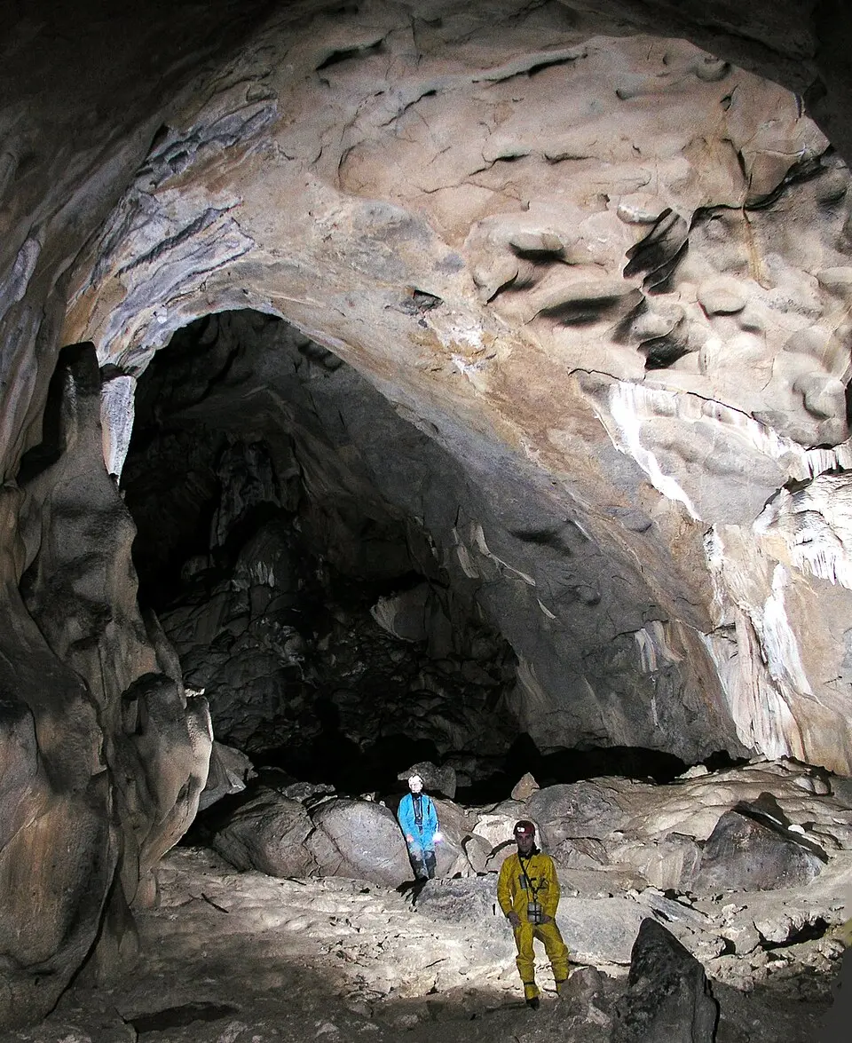 grotte de l'Estelas