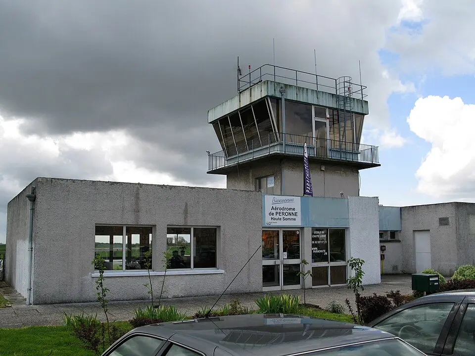 aérodrome d'Estrées-Mons