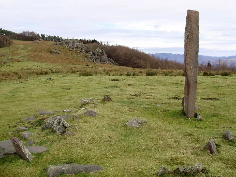Eteneta I megalithic complex