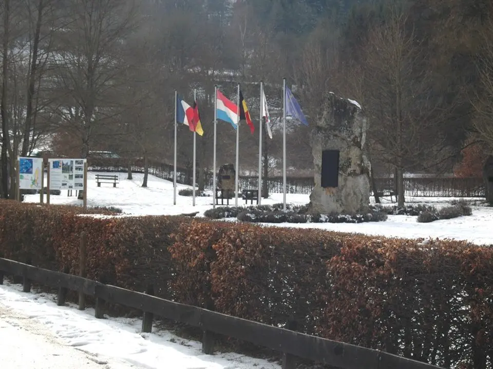 Image: Wikoli · CC BY-SA 3.0 Monument to Europe