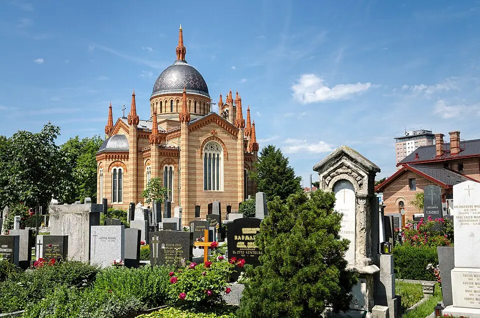 Bild: Florian Demmer · CC BY-SA 3.0 AT Christuskirche am Evangelischen Friedhof Matzleinsdorf