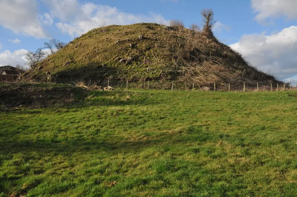 Image: Philip Halling · CC BY-SA 2.0 Ewyas Harold Castle