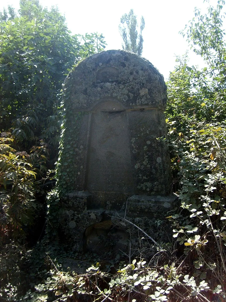 Serbian Military Monument, Exaplatanos