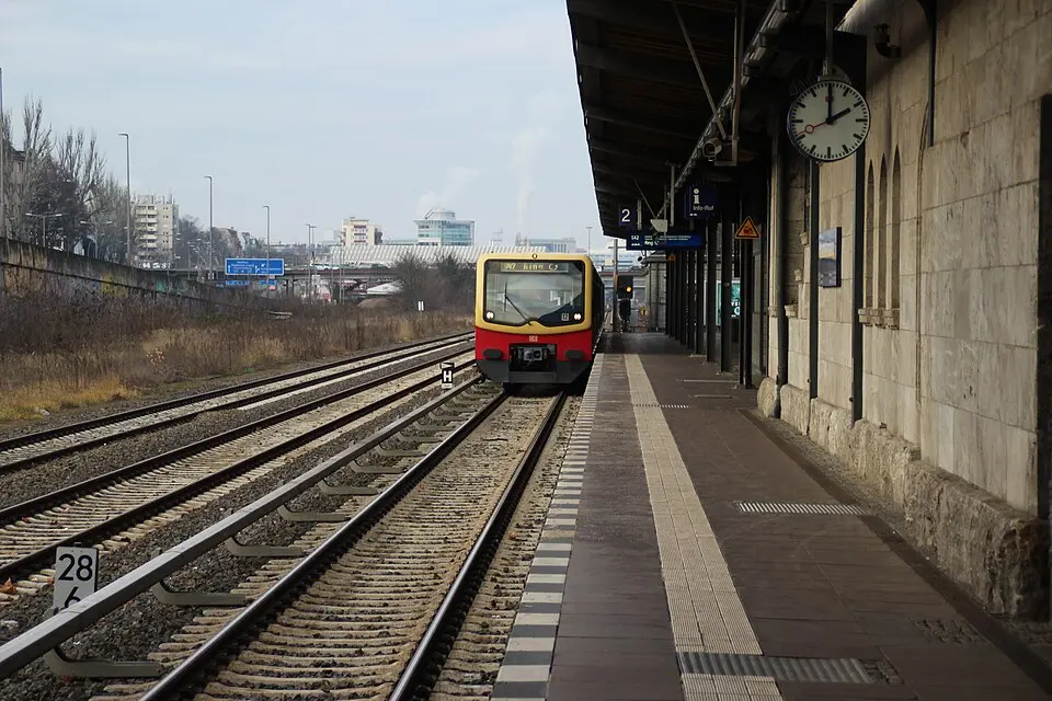 Bahnhof Berlin Hohenzollerndamm