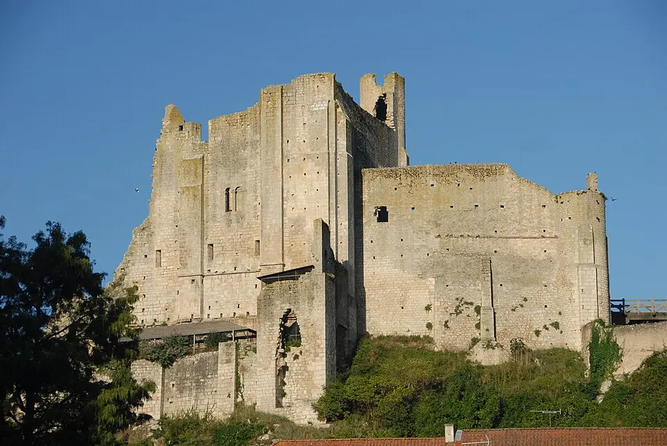 château des évêques de Poitiers