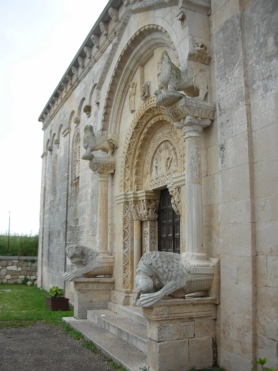 abbaye San Leonardo de Siponto