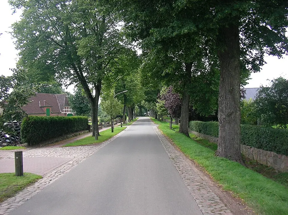 Image: Regine Bachmann at de.wikipedia) · CC BY-SA 3.0 Kröppelshagen-Fahrendorf