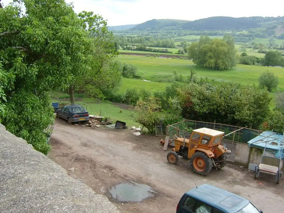 Abergavenny town walls