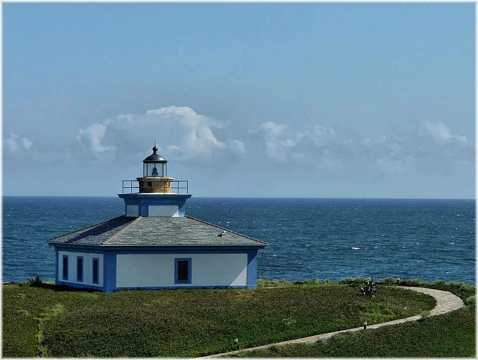 Isla Pancha old lighthouse