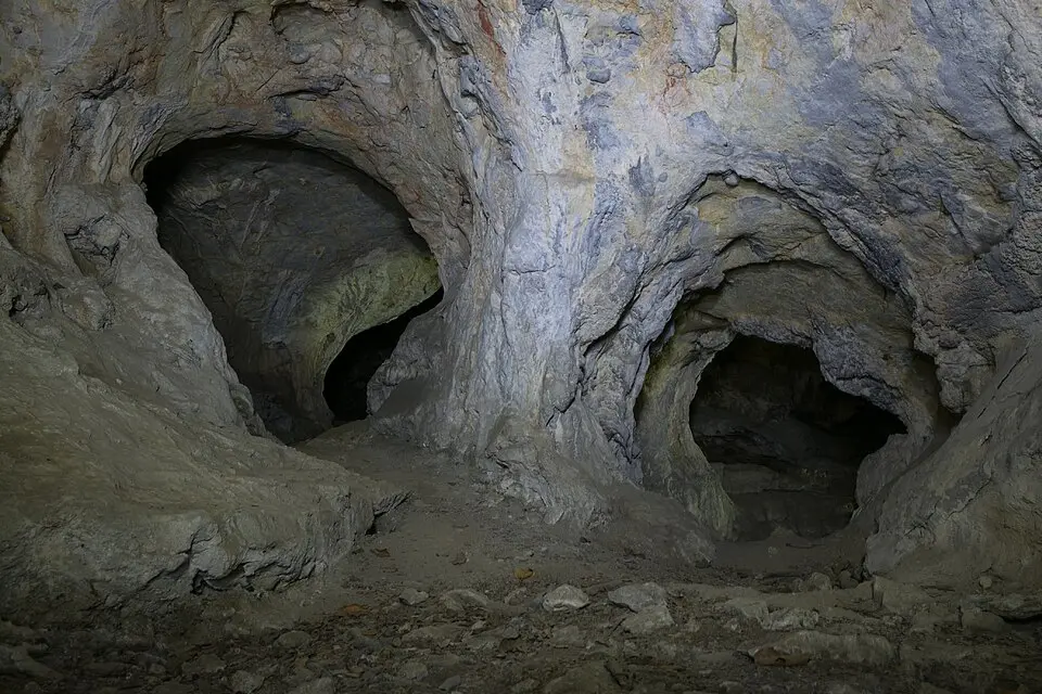 Fünffenstergrotte
