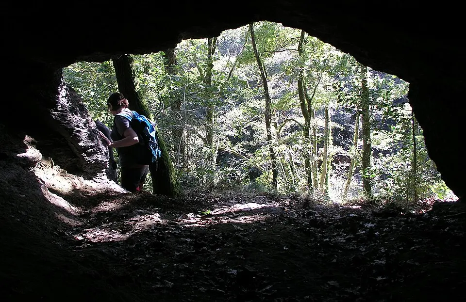 Image: JYB Devot · CC BY-SA 4.0 grotte des Fées (Châteauponsac)