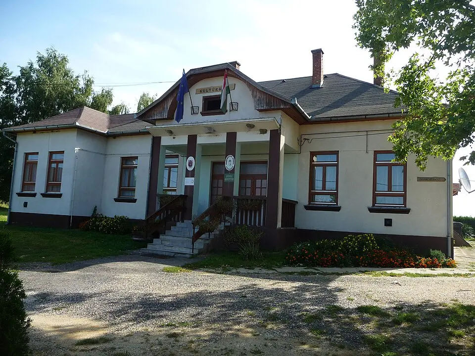 Image: Pásztörperc at Hungarian Wikipedia · CC BY-SA 3.0 Felsőjánosfa