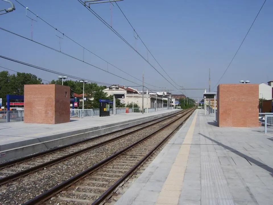 Image: Fra74 at Italian Wikipedia · CC BY-SA 3.0 Milano Romolo railway halt