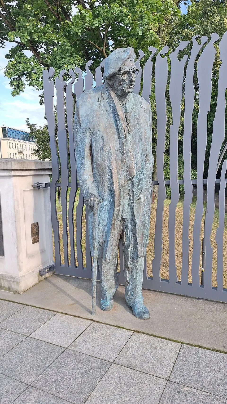 pomnik Władysława Bartoszewskiego w Białymstoku