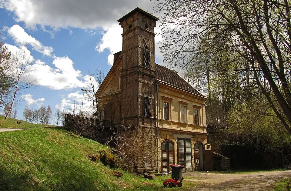 Feuerwehrhaus der Firma Backhausen