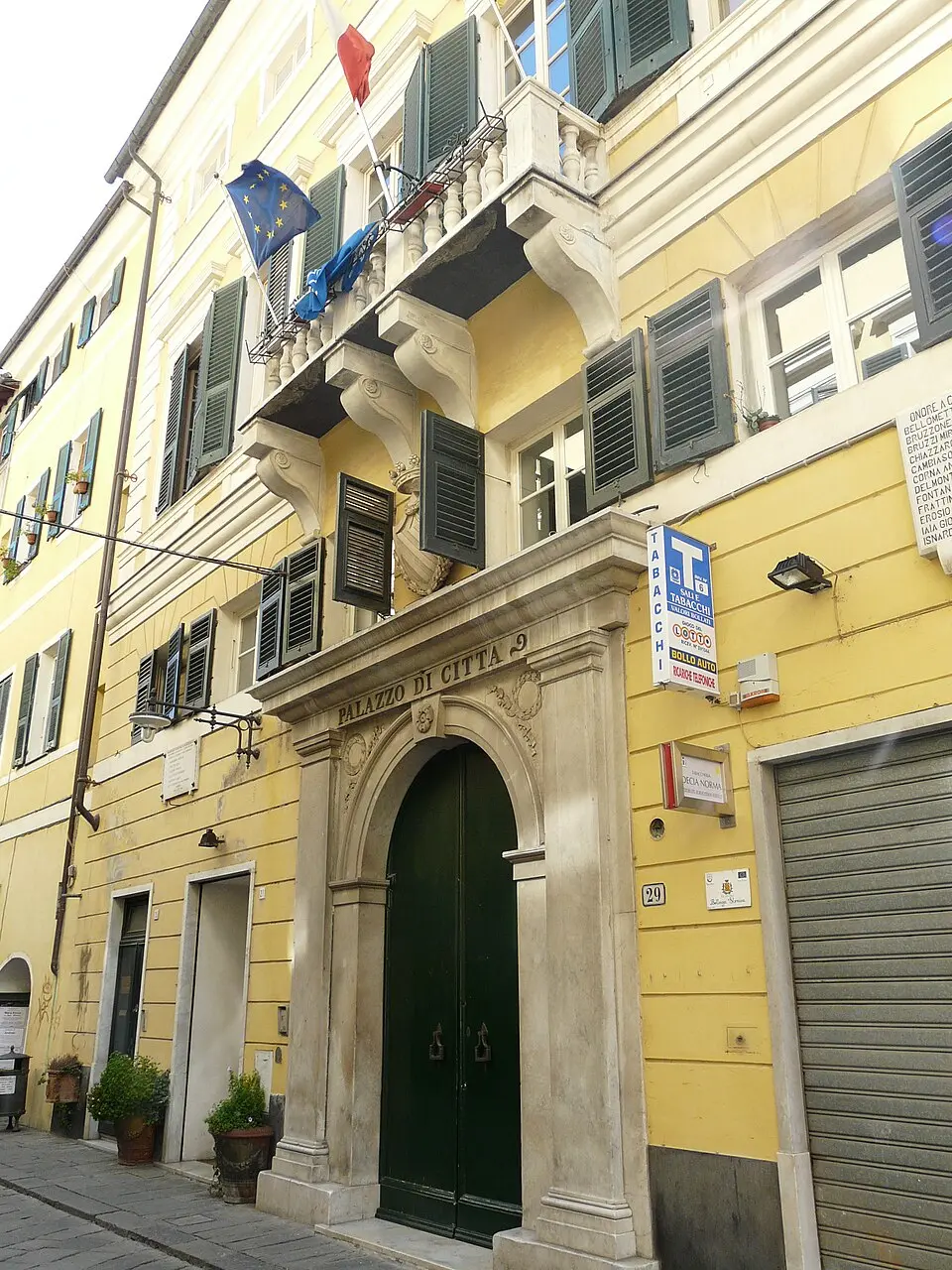Palazzo Buraggi di Via Tommaso Pertica