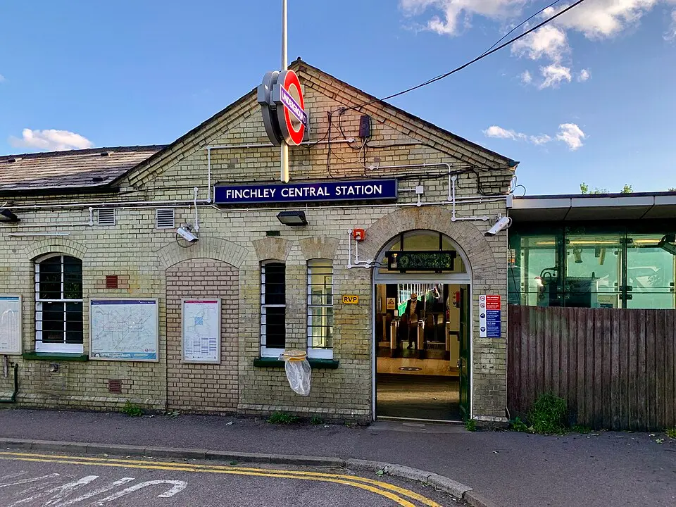 Finchley Central tube station