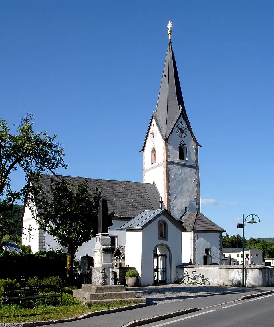 Kath. Pfarrkirche hl. Michael und Friedhof