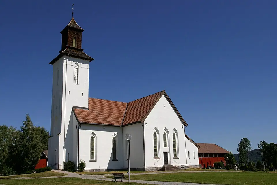 Fiskum kirke
